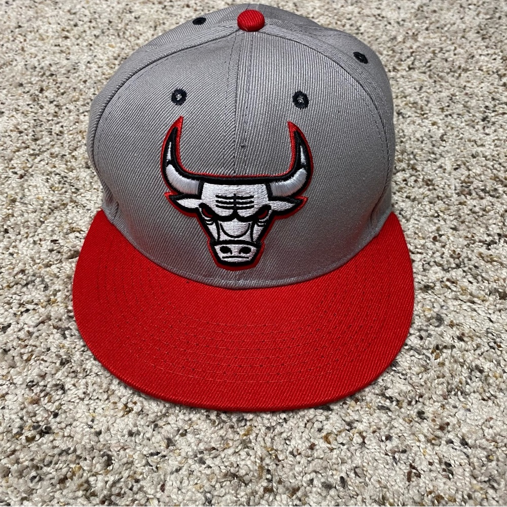 Mitchell & Ness Chicago Bulls snapback hat cap gray red NBA basketball - Picture 1 of 9